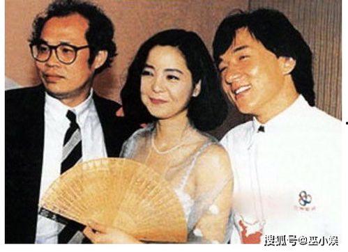 成龙吃瓜的视频,笑料百出,揭秘娱乐圈幕后趣闻